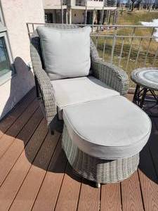 lot 7B image: Amazing Wicker Outdoor Swivel Chair Set  All Season, Weather Resistant