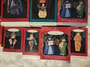 lot 266 image: Vintage Hallmark WIZARD OF OZ Christmas Ornaments NOS