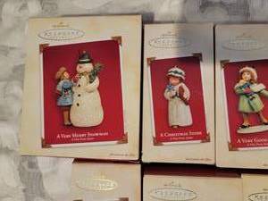 lot 268 image: Vintage Hallmark AMERICANA CLASSIC Christmas Ornaments NOS