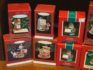lot 280 image: Vintage Hallmark MOUSE Christmas Ornaments NOS