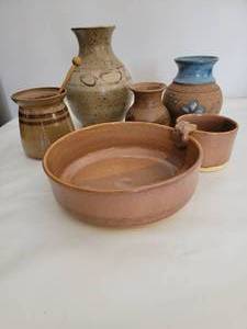 lot 44 image: Art Pottery Collection