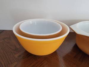 lot 29 image: Pyrex Kitchenware Collection