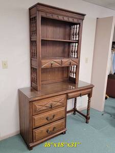 lot 70 image: Vintage Young Heinkle Student Desk with Bookshelf