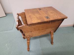 lot 96 image: Contemporary American Side Table
