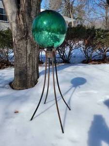 lot 73 image: Dazzling Gazing Ball & Stand