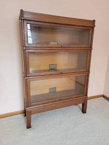 lot 4 image: The Globe-Wernicke Co. Barrister Bookcase