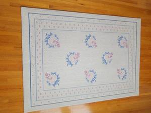lot 90 image: White Hydrangea Wool Area Rug