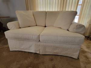 lot 54 image: Jacquard White Vanguard Loveseat