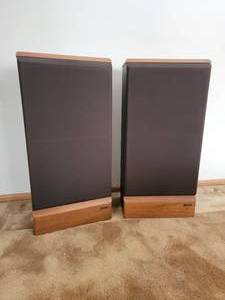 lot 26 image: Vintage Advent Stereo Speakers