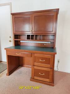 lot 93 image: Contemporary Home Office Station