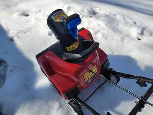 lot 110 image: Toro Power Curve 18 Single Stage Electric Snowblower 38381