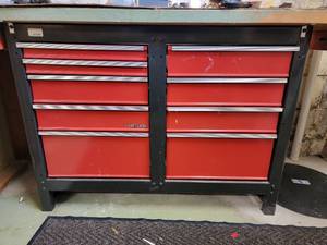 lot 118 image: Craftsman Toolbox Bench with Basic Tool Collection