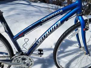 lot 18 image: Specialized Crossroads Hybrid Bike - 20 Frame