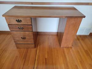 lot 11 image: Fantastic Vintage Desk