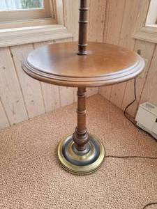 lot 64 image: Vintage Pedestal Floor Lamp