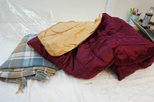 comforter and throw blanket
