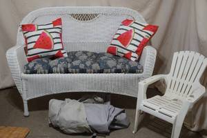 wicker loveseat