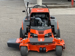 BRAND NEW HUSQVARNA STAND ON ZERO TURN LAWN MOWER NO RESERVE