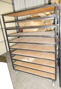 lot 4 image: Nice shelving cart on wheels 20 x 45 x 62 tall