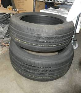 lot 19 image: 2 New Kumho Solus tires 23545R18