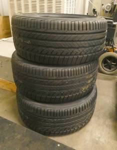 lot 20 image: 3 New Dunlop tires 25540R18