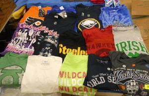 lot 32 image: 20 Adult size Medium tshirts - all new