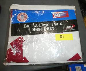 lot 81 image: Extra long twin MN Gophers sheet set