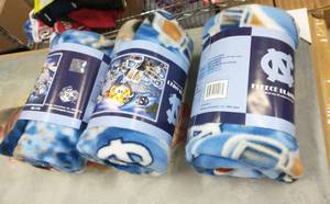 lot 234 image: 3 new throw blankets