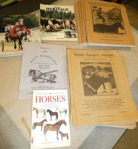 lot 250 image: Group of Horse magazines and books