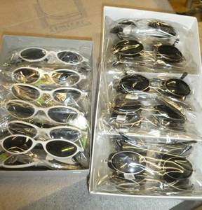 lot 204 image: Lot of 30 Kids sunglasses