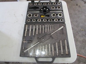 lot 52 image: (New) Tap & Die Set