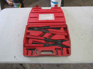 lot 62 image: Large Heavy Duty Snap Ring Pliers Set
