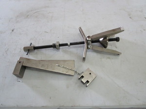 lot 63 image: Bearing Puller