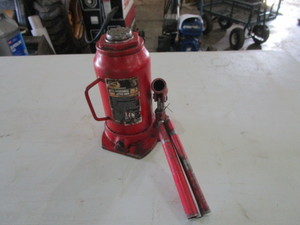 lot 73 image: 20ton Bottle Jack