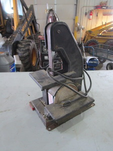 lot 81 image: BeltDisc Sander