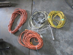 lot 84 image: Extension Chords
