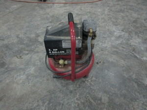 lot 12 image: Air Compressor 3hp 4gal