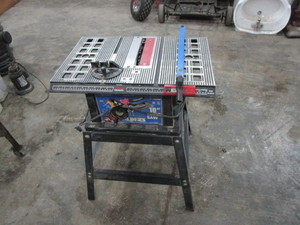 lot 123 image: 10 Table Saw