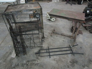 lot 133 image: Shop Carts & Battery Rack