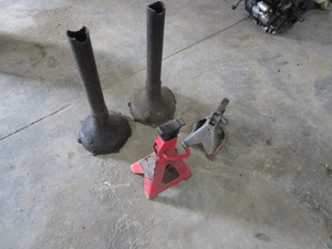 lot 135 image: Jack Stands