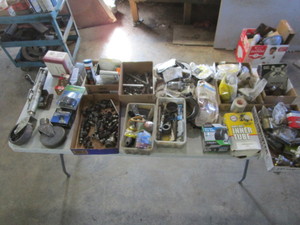 lot 154 image: Misc. Hardware, Parts, Trailer Jack