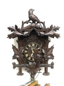 lot 14 image: LARGE Old Vintage Black Forest Carved Cuckoo Clock