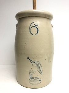 lot 25 image: Excellent Antique RED WING Stoneware 6 Gallon Churn wLid