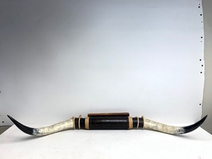 lot 32 image: Large Western Style SteerBull Horn Display