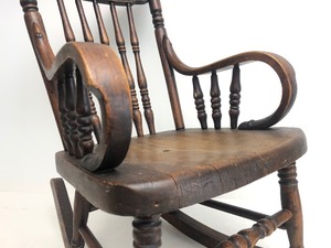 lot 33 image: Antique Victorian Childs Rocker wFace