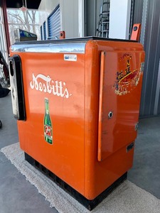 lot 6 image: Orig Vintage NESBITTS Orange Soda Advertising Bottle Vending Machine
