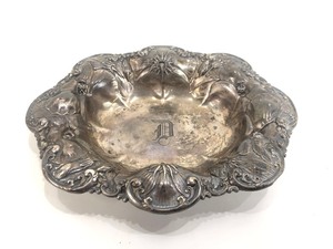 lot 89 image: Antique Hallmarked Sterling Silver Bowl