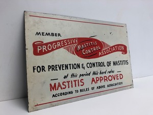 lot 120 image: Original 1950s Era Progressive Mastitis Control Association Dairy Farm Metal Sign