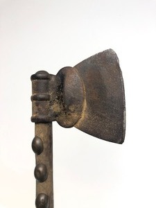 lot 131 image: Antique Native American Tomahawk