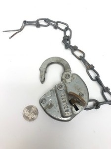 lot 134 image: Vintage Canadian & Northwestern Railroad Lock wKey